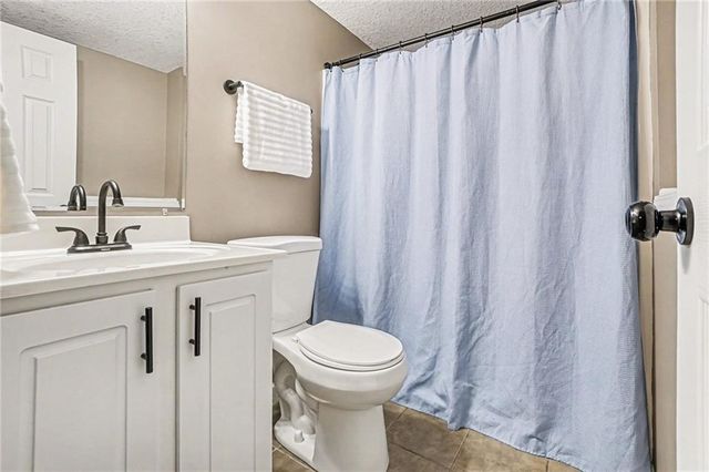 2204 Meadow Trail, St Joseph, MO 64503