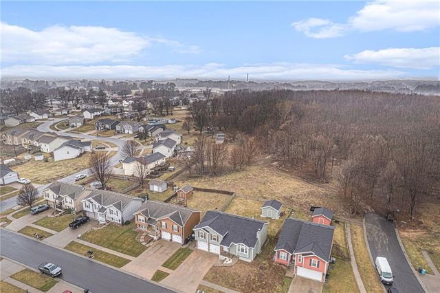 2204 Meadow Trail, St Joseph, MO 64503