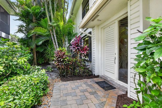 19884 Planters Boulevard B-102, Boca Raton, FL 33434