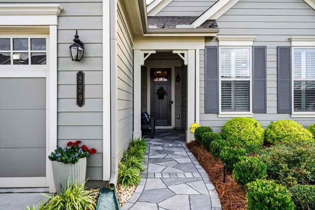 229 Sharp Trail, Hoschton, GA 30548