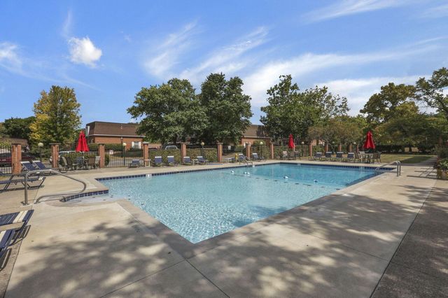 2782 Chateau Circle S, 45, Columbus, OH 43221