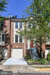 14776 FLOWER HILL DR, Centreville, VA 20120