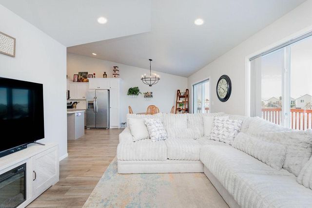 762 2nd Avenue, Horace, ND 58047