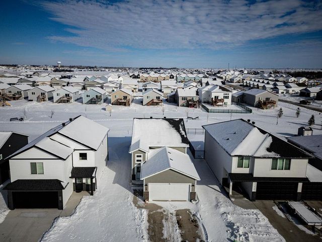 762 2nd Avenue, Horace, ND 58047