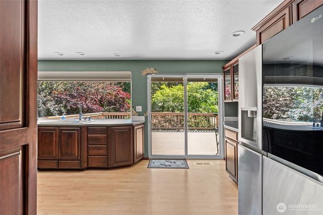 8710 61st Street W, University Place, WA 98467