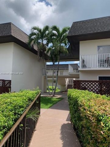 8475 SW 94th St 208E, Miami, FL 33156