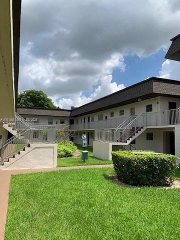 8475 SW 94th St 208E, Miami, FL 33156