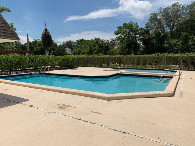 8475 SW 94th St 208E, Miami, FL 33156