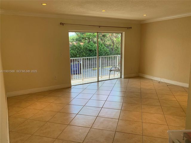 8475 SW 94th St 208E, Miami, FL 33156