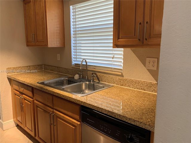 8475 SW 94th St 208E, Miami, FL 33156