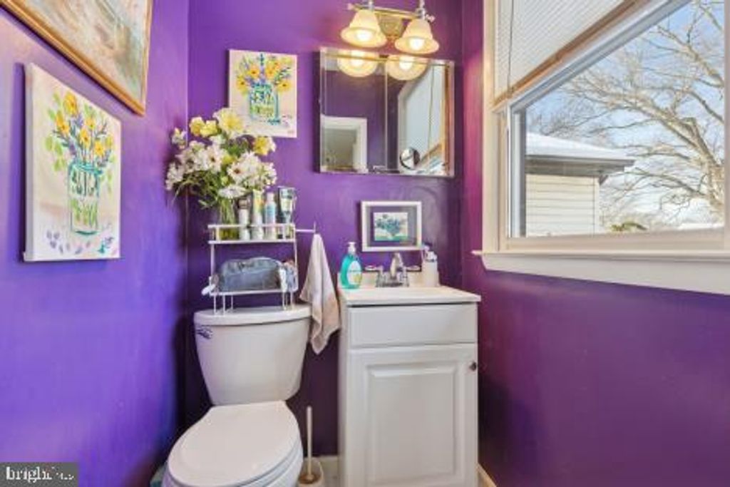 Image 11 of property listing at 192 GREENE RD, Warminster, PA 18974