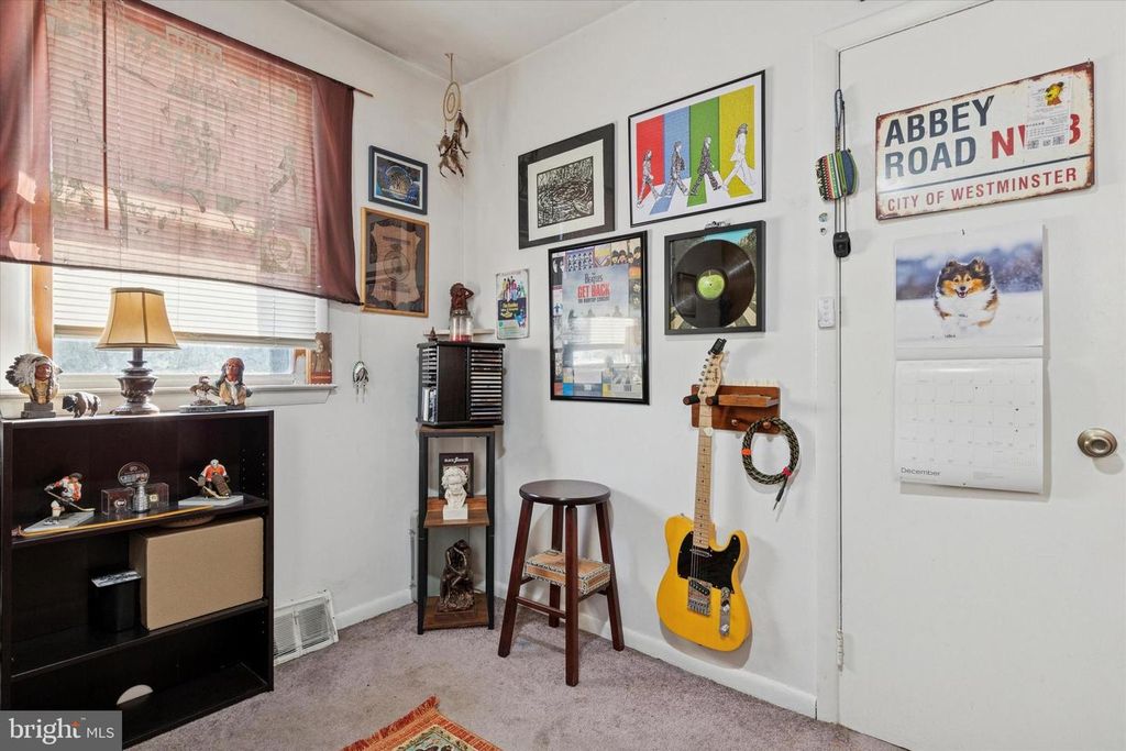 Image 18 of property listing at 192 GREENE RD, Warminster, PA 18974