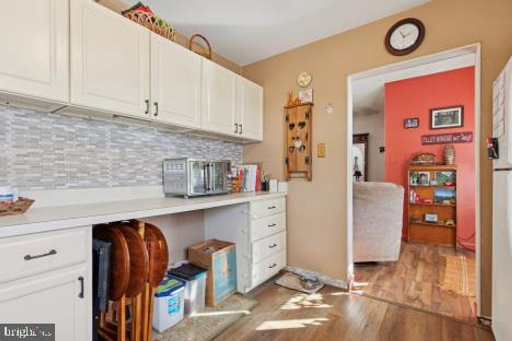 Image 9 of property listing at 192 GREENE RD, Warminster, PA 18974