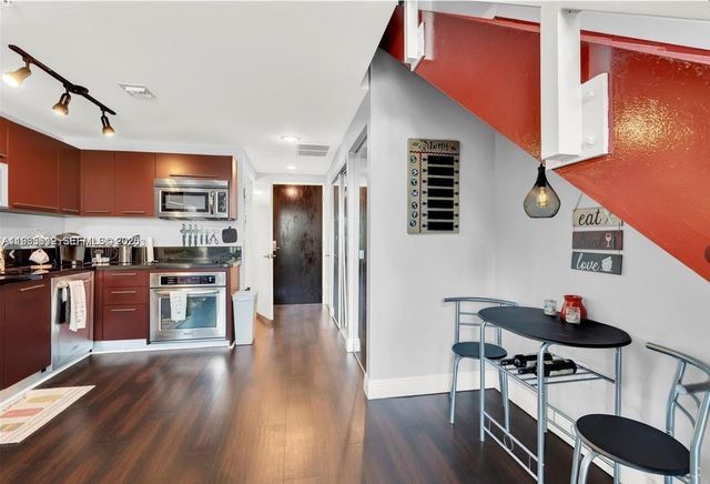 244 Biscayne Blvd 440, Miami, FL 33132