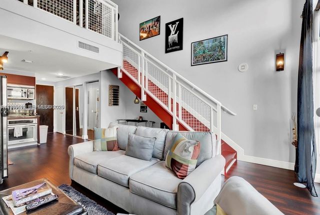 244 Biscayne Blvd 440, Miami, FL 33132