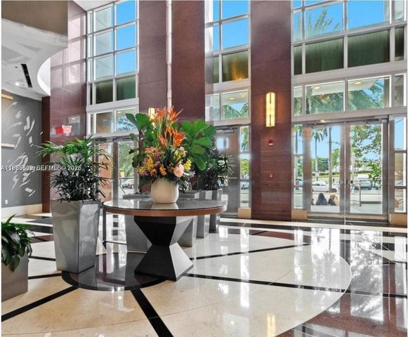 244 Biscayne Blvd 440, Miami, FL 33132