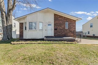 29010 Taylor Street, St. Clair Shores, MI 48081