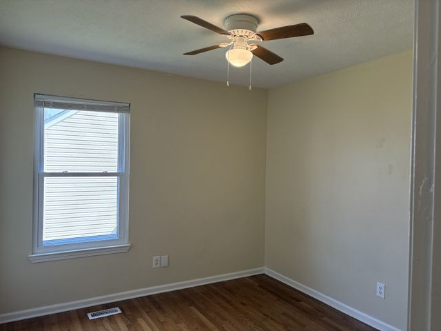 135 Iris Dr, Hendersonville, TN 37075