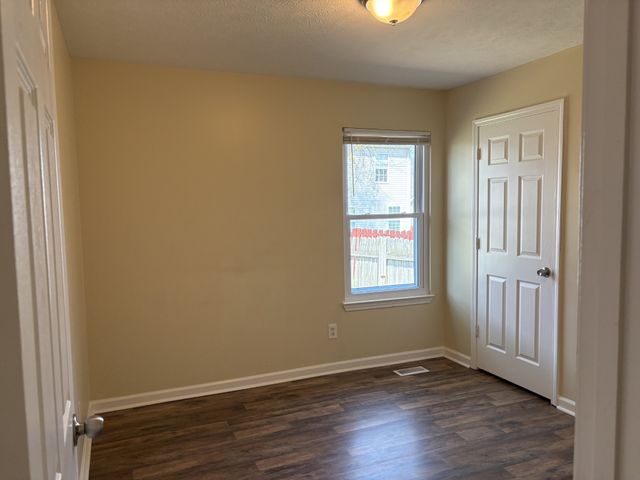 135 Iris Dr, Hendersonville, TN 37075