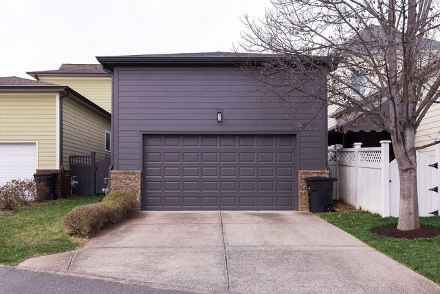 1202 Eliot Rd, Franklin, TN 37064