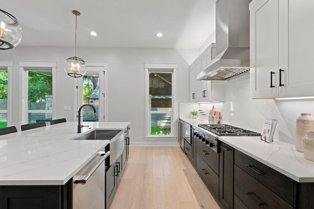 1912 Hether ST, Austin, TX 78704