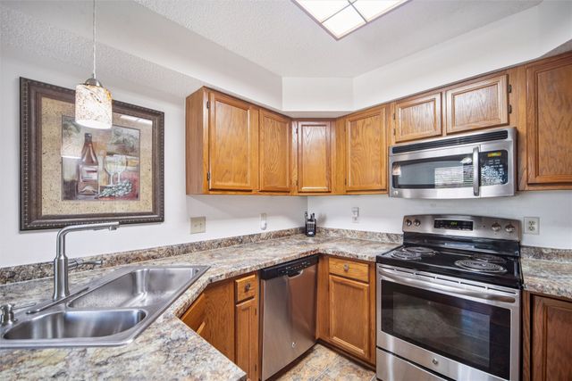 6809 Sharon Drive, Urbandale, IA 50322