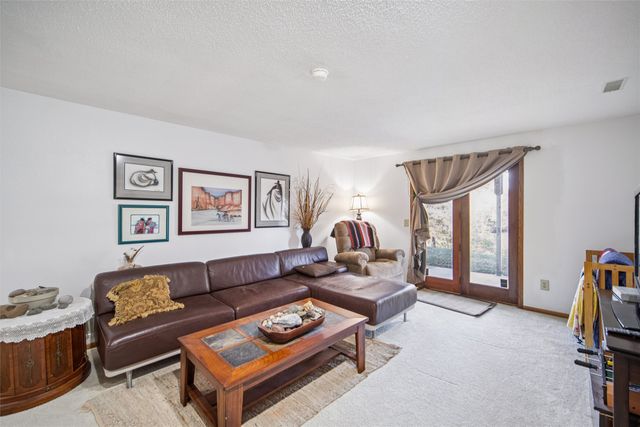 6809 Sharon Drive, Urbandale, IA 50322