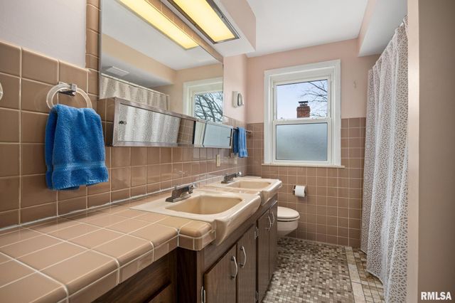 1208 W MARGARET Avenue, Peoria, IL 61604