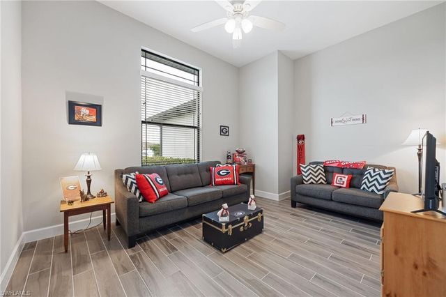 1110 NE 7th PL, Cape Coral, FL 33909