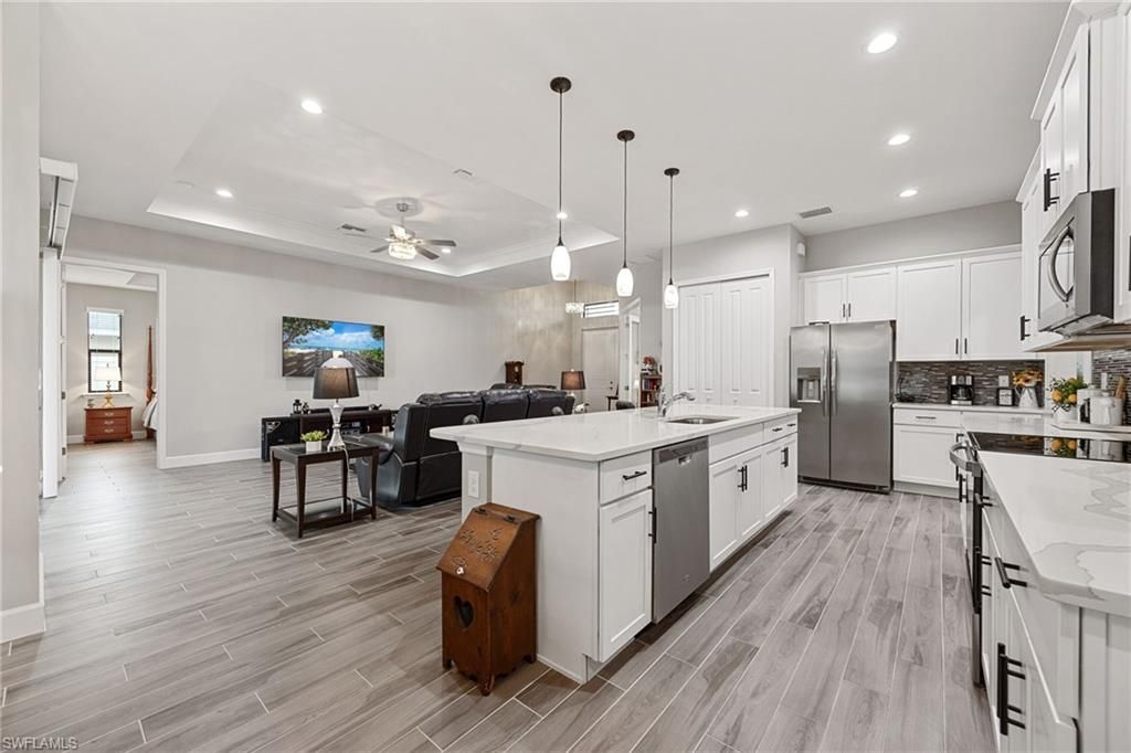 Image 12 of property listing at 1110 NE 7th PL, Cape Coral, FL 33909