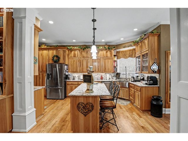 2727 Nw OLD FARM Ave, Salem, OR 97304