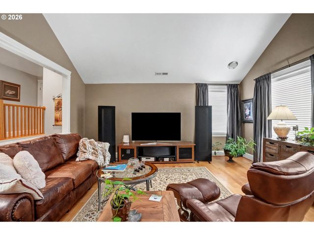 2727 Nw OLD FARM Ave, Salem, OR 97304