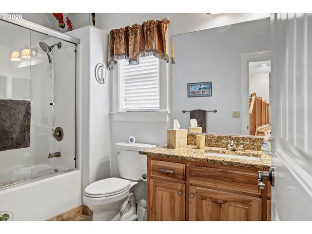 2727 Nw OLD FARM Ave, Salem, OR 97304