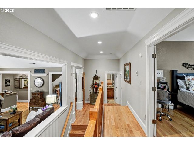 2727 Nw OLD FARM Ave, Salem, OR 97304