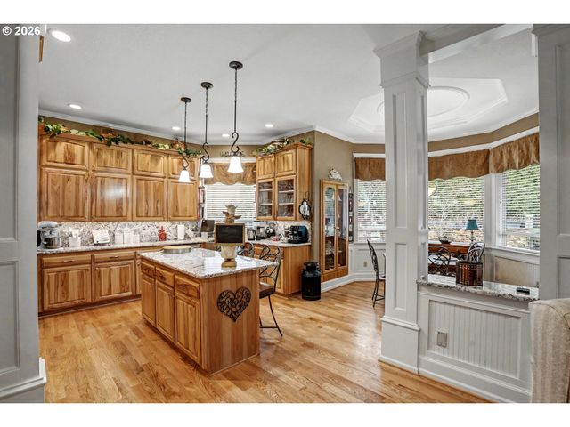 2727 Nw OLD FARM Ave, Salem, OR 97304