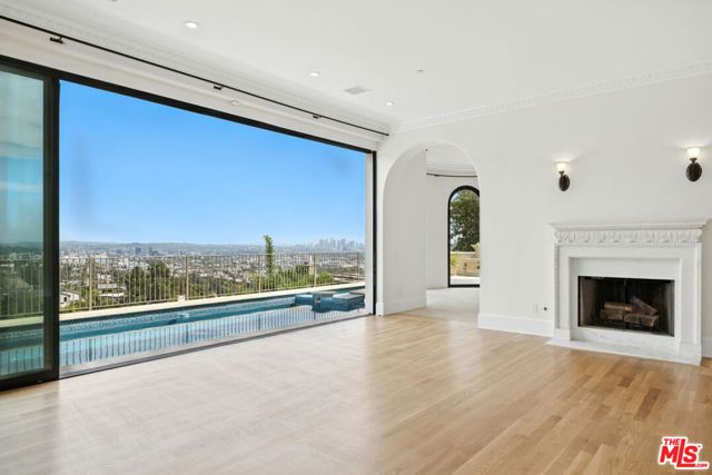 1675 Woods Drive, Los Angeles, CA 90069