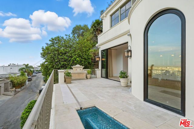 1675 Woods Drive, Los Angeles, CA 90069