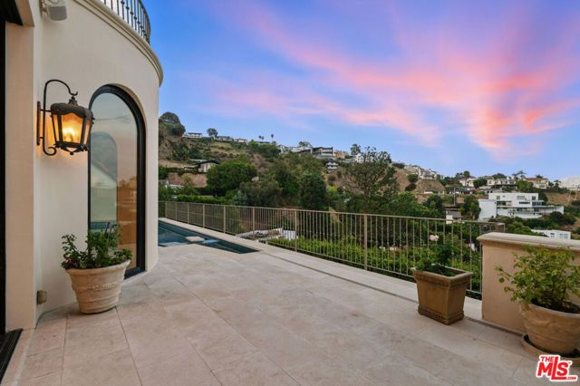 1675 Woods Drive, Los Angeles, CA 90069