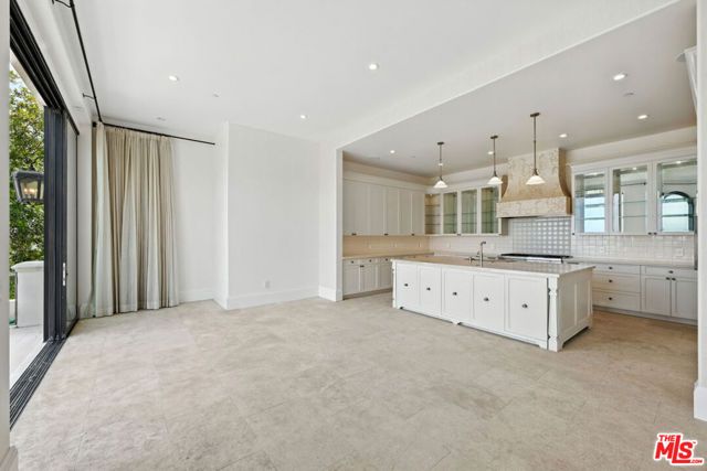 1675 Woods Drive, Los Angeles, CA 90069