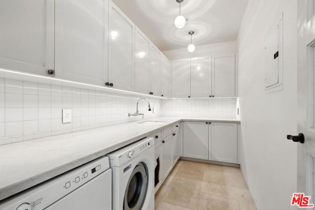 1675 Woods Drive, Los Angeles, CA 90069