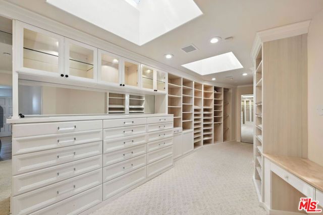 1675 Woods Drive, Los Angeles, CA 90069