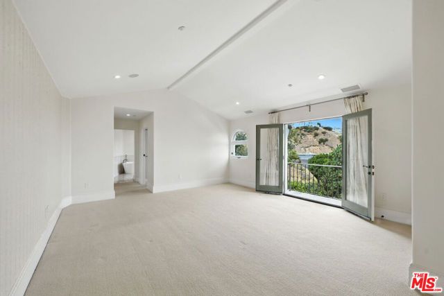 1675 Woods Drive, Los Angeles, CA 90069