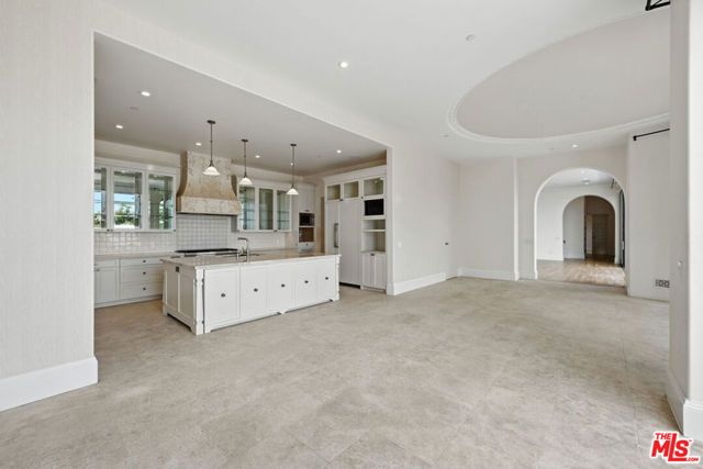 1675 Woods Drive, Los Angeles, CA 90069