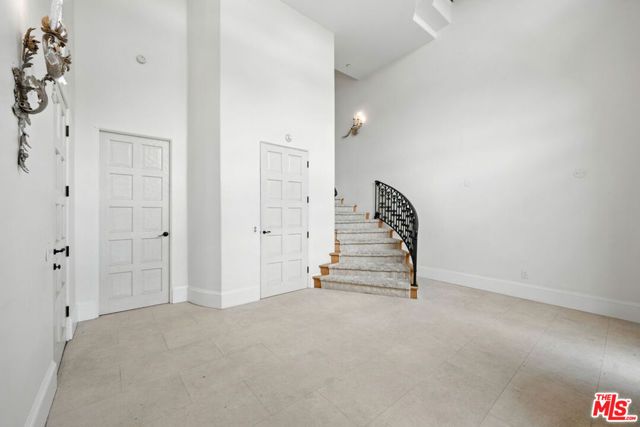 1675 Woods Drive, Los Angeles, CA 90069