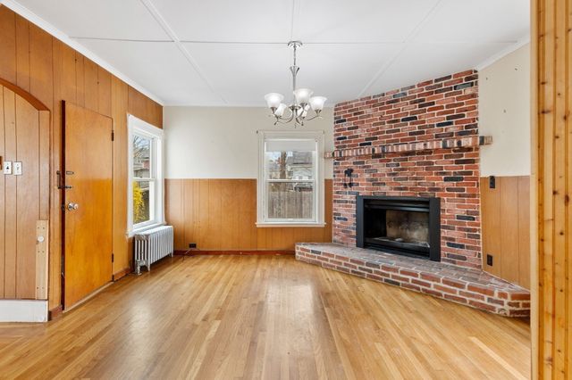 105 Centennial Ave, Gloucester, MA 01930