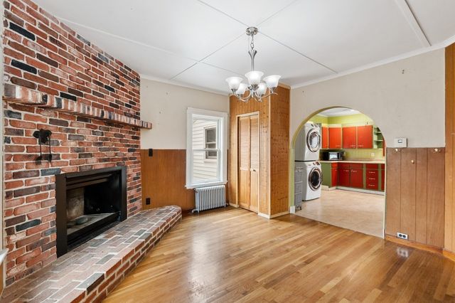105 Centennial Ave, Gloucester, MA 01930
