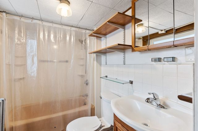 105 Centennial Ave, Gloucester, MA 01930