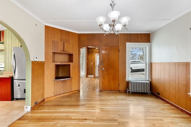 105 Centennial Ave, Gloucester, MA 01930