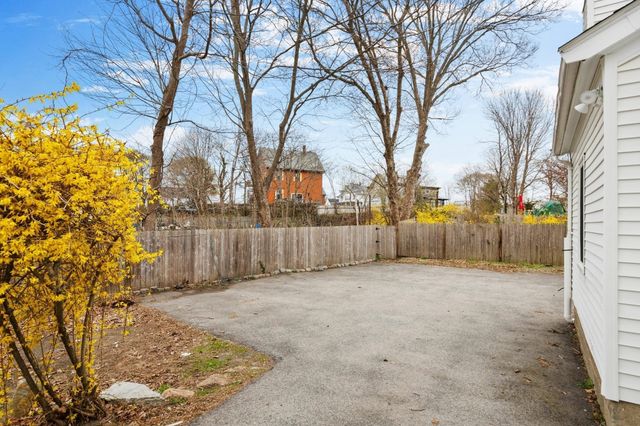 105 Centennial Ave, Gloucester, MA 01930