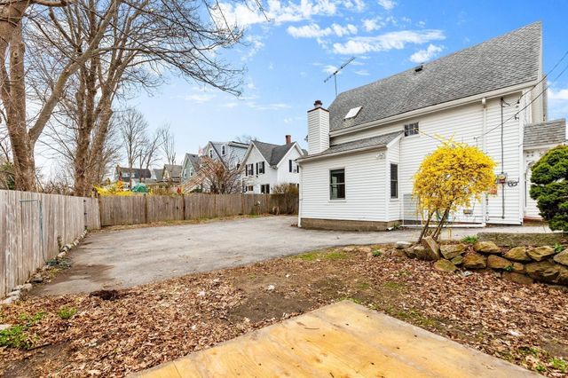 105 Centennial Ave, Gloucester, MA 01930
